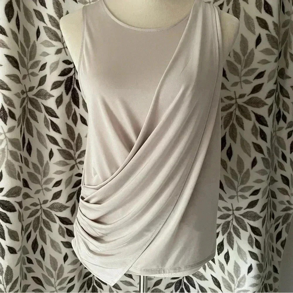 Express Women Champagne Top Size M‎